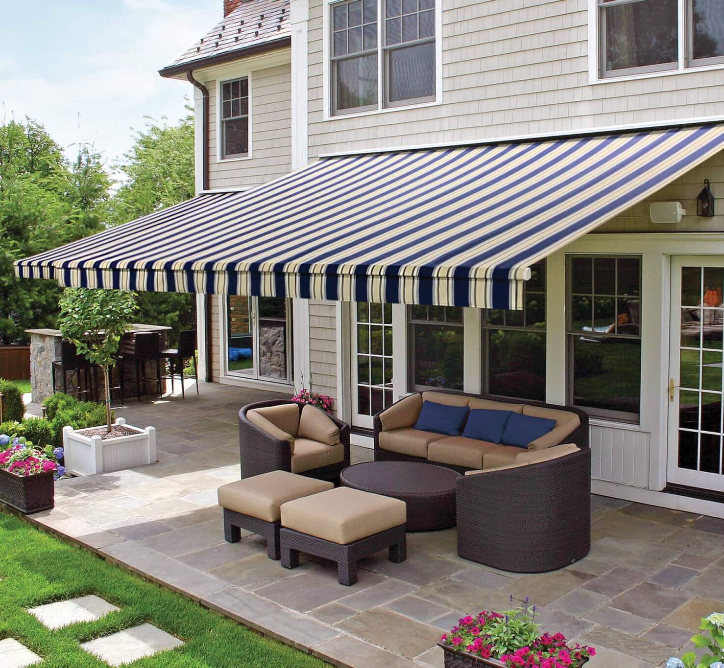 Awning 2484x1656